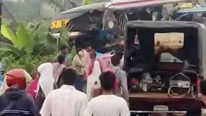 ময়মনসিংহের ভালুকায় দুর্ঘটনায় দুইজন নিহত,অন্তত ১০ জন আহত