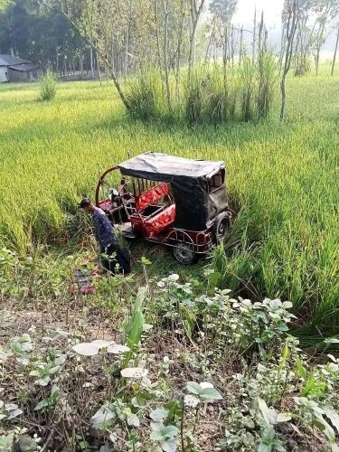 লালমনিরহাটে অটোরিকশা নিয়ন্ত্রণ হারিয়ে ধান ক্ষেতে, ঘটনাস্থলেই দুজনের মৃত্যু