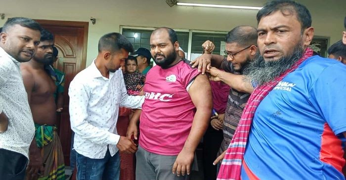 রাজশাহীতে মেডিকেল শিক্ষার্থী ও কিশোরীকে নির্যাতন, সাবেক চেয়ারম্যানের ৩ সন্তান আটক