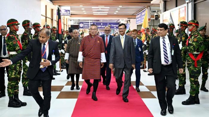 তিন দিনের রাষ্ট্রীয় সফর শেষে ঢাকা ছাড়লেন ভুটানের প্রধানমন্ত্রী