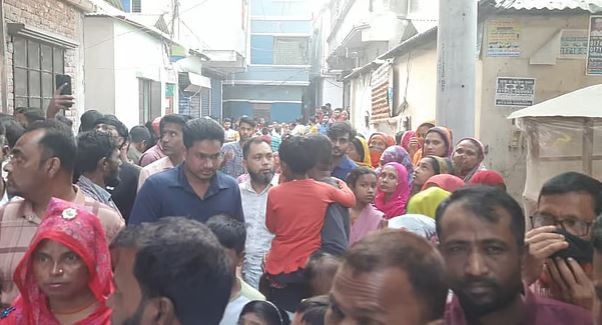 গাজীপুরে স্ত্রীর গলাকাটা লাশ উদ্ধার, স্বামী গুরুতর জখম