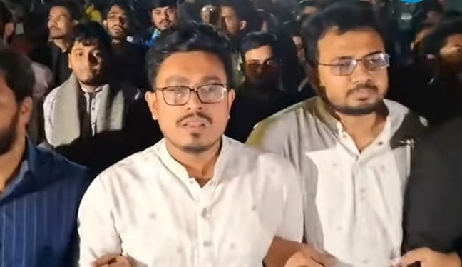 জামায়াত নেতার খুনের প্রতিবাদে মধ্যরাতে উ'ত্তাল ঢাবি (ভিডিও)