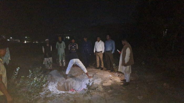 মরা গরুর মাংস বিক্রি, ১০ মণ মাংস পূঁতে ফেলা হলো মাটিতে  