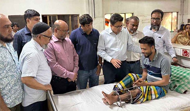 জুলাইযোদ্ধা শাহিনের চিকিৎসার খোঁজ নিলেন প্রধানমন্ত্রী