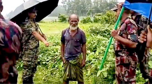 ভাইরাল ছবি দেখে যোগাযোগ, পরিচয় মিলল সীমান্তে আটকে থাকা বৃদ্ধের