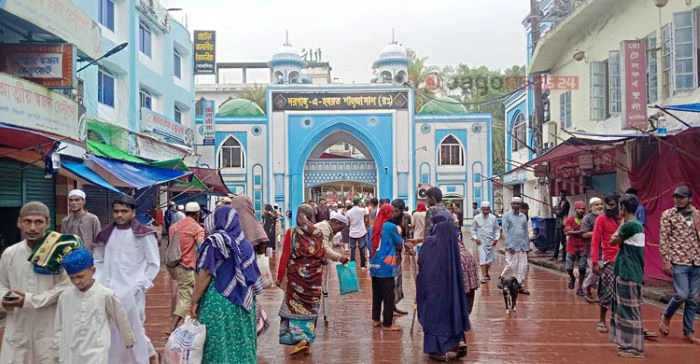 মাজারে জমা হওয়া কোটি টাকার দান কোথায় যায়? হিসাব তলব প্রশাসনের
